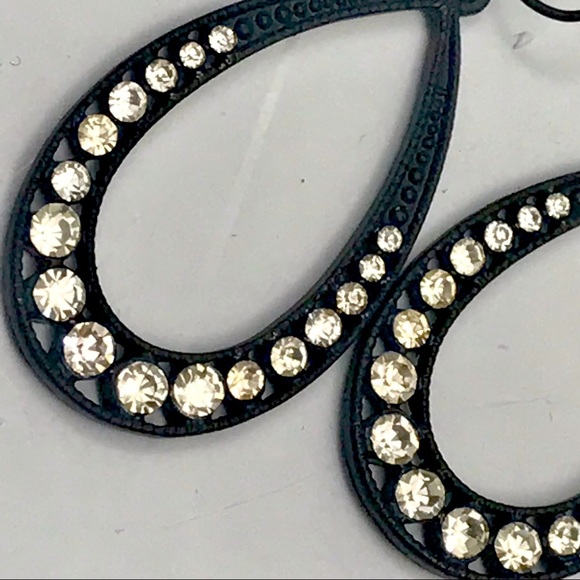 Lot of 7 Earrings , Loops , Dangling and Studs - Picture 6 of 7